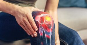 man with inflammation in knee